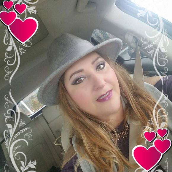 Meet your Posher, Azza - Picture 1 of 1